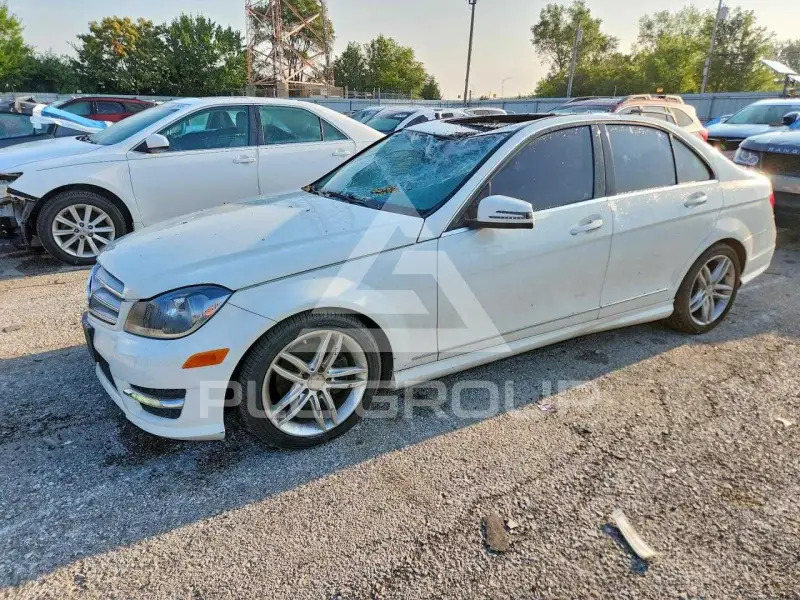 2012 Mercedes Benz C-Class фото