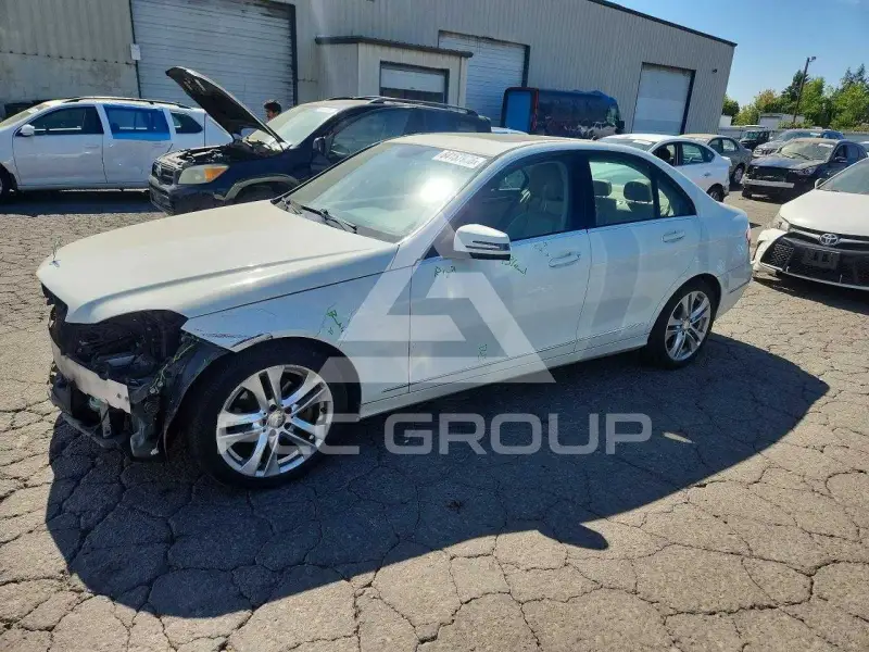 2012 Mercedes Benz C-Class фото