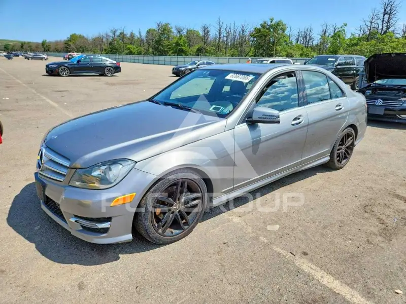 2012 Mercedes Benz C-Class photo