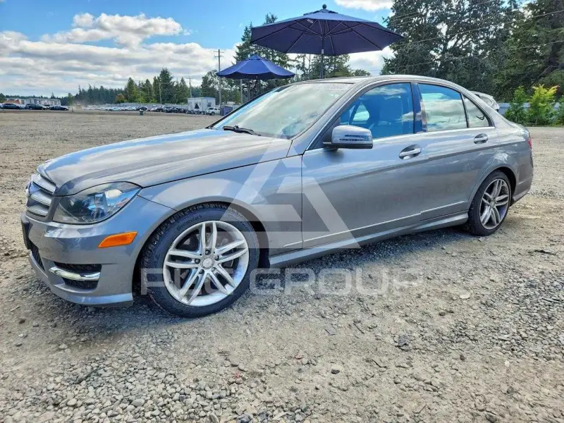 2012 Mercedes Benz C-Class фото