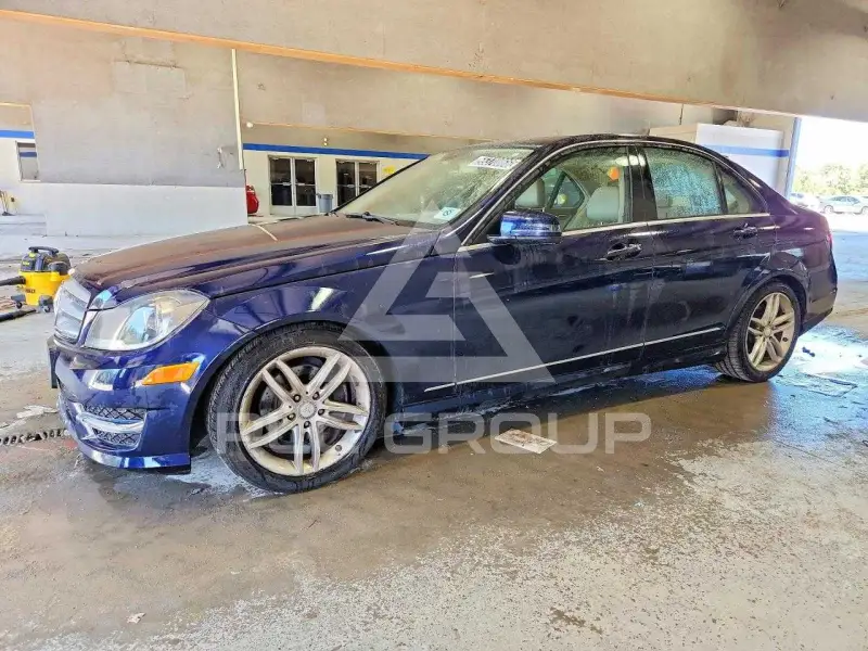 2012 Mercedes Benz C-Class фото