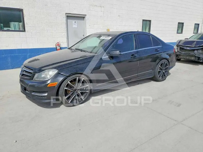 2012 Mercedes Benz C-Class фото