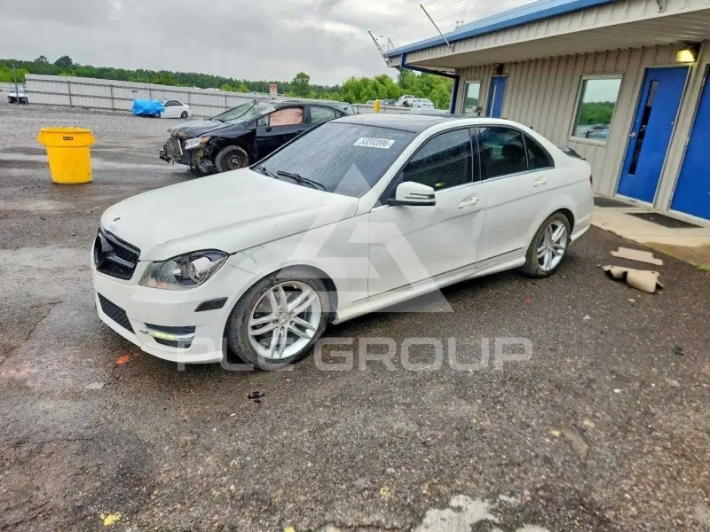 2012 Mercedes Benz C-Class photo