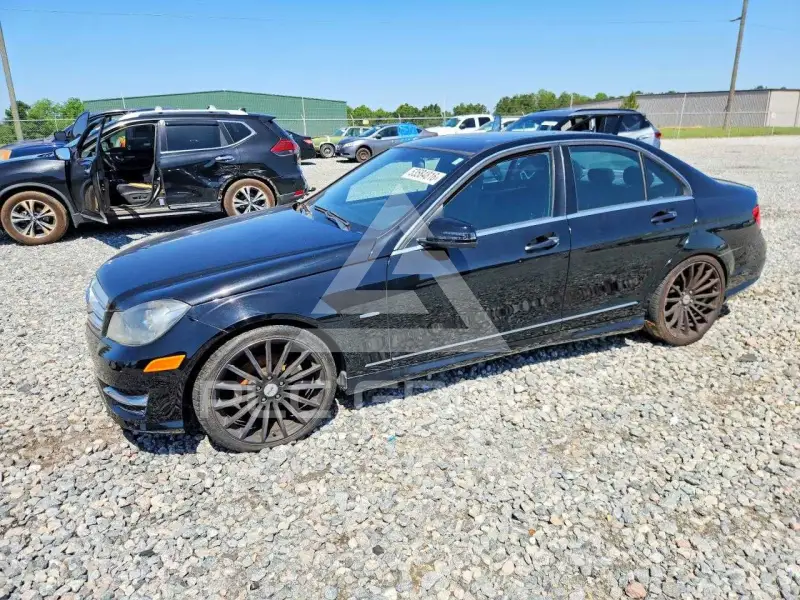 2012 Mercedes Benz C-Class фото