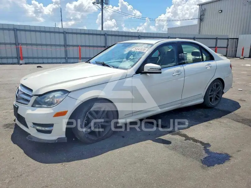 2012 Mercedes Benz C-Class photo