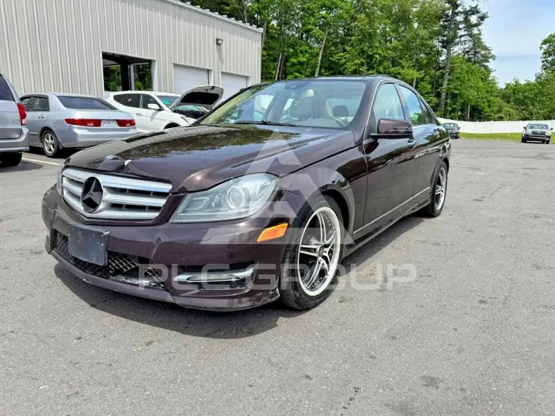 2012 Mercedes Benz C-Class фото