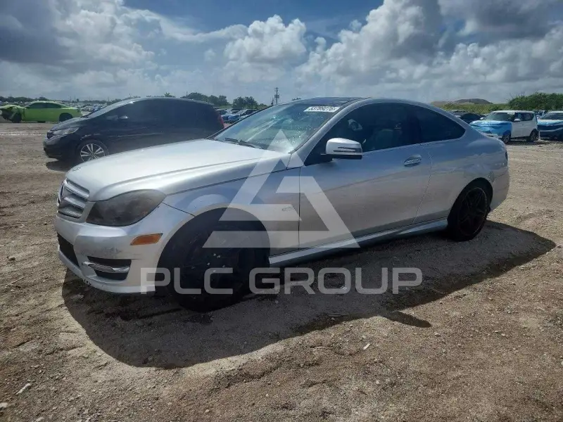 2012 Mercedes Benz C-Class фото