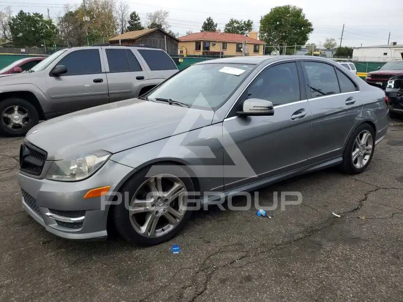 2012 Mercedes Benz C-Class фото