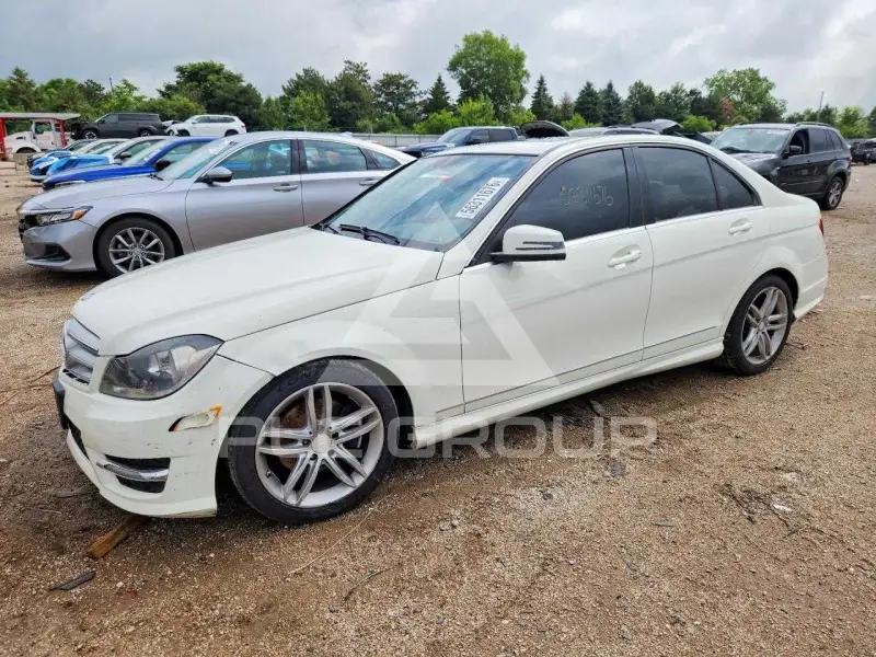 2012 Mercedes Benz C-Class фото