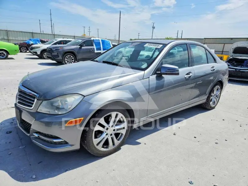 2012 Mercedes Benz C-Class фото