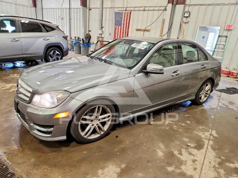 2012 Mercedes Benz C-Class фото