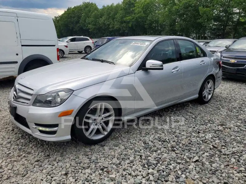 2012 Mercedes Benz C-Class photo