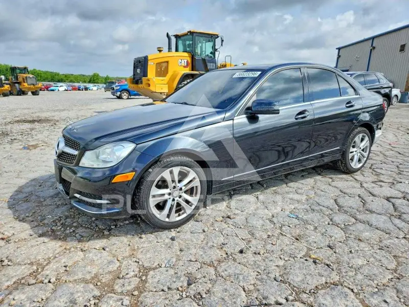 2012 Mercedes Benz C-Class фото