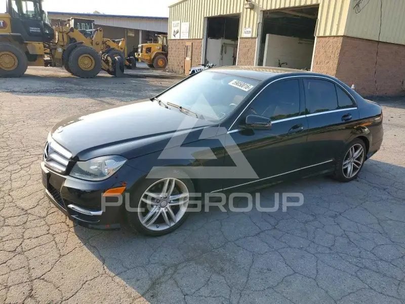 2012 Mercedes Benz C-Class фото