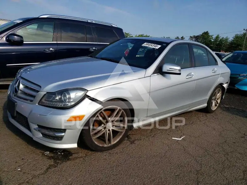 2012 Mercedes Benz C-Class фото