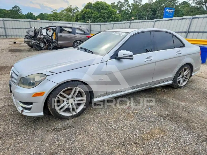 2012 Mercedes Benz C-Class photo