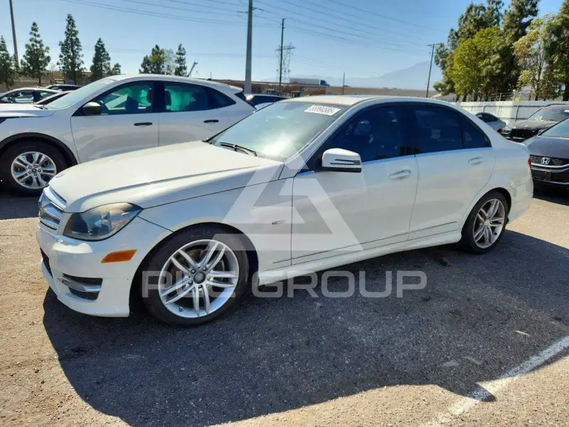 2012 Mercedes Benz C-Class фото