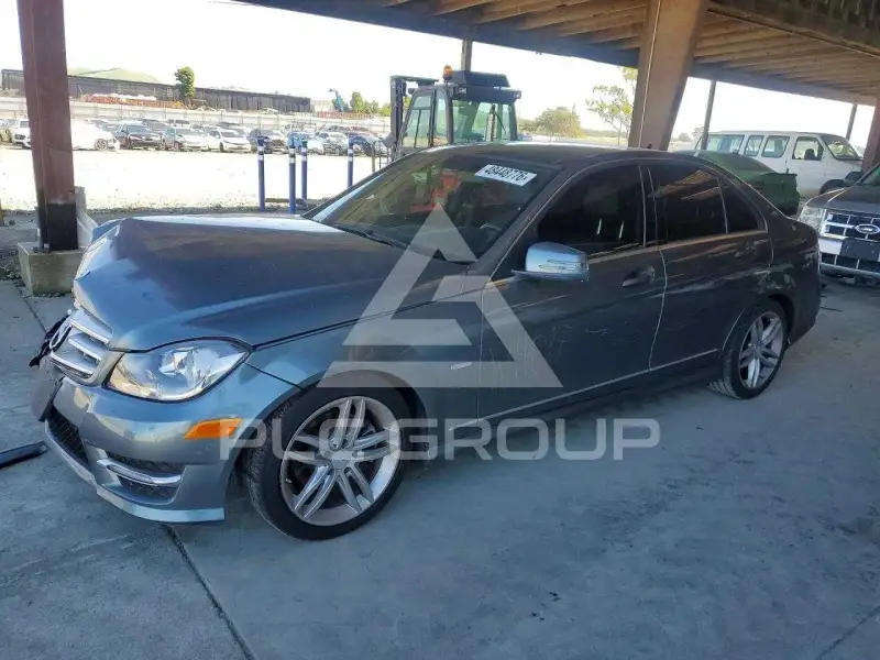 2012 Mercedes Benz C-Class фото