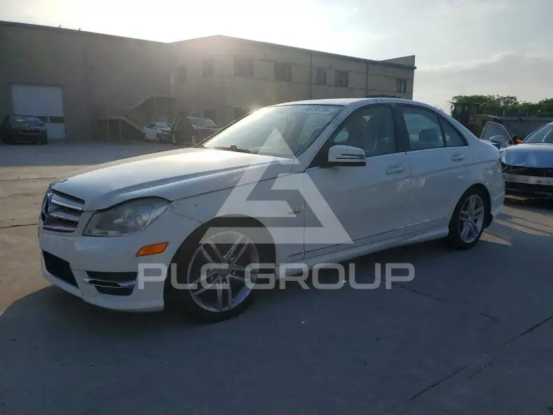 2012 Mercedes Benz C-Class фото