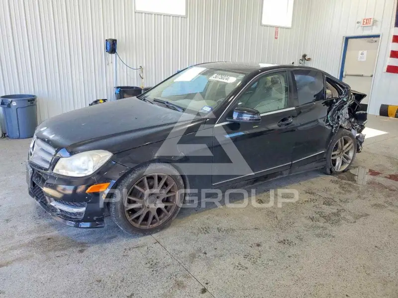 2012 Mercedes Benz C-Class фото