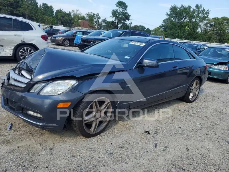 2012 Mercedes Benz E-Class фото