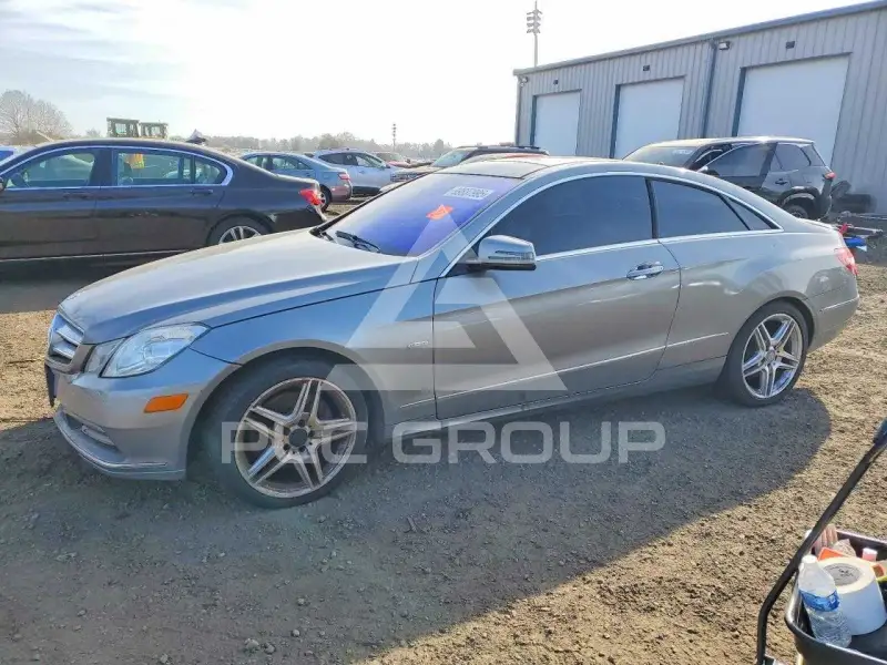2012 Mercedes Benz E-Class фото