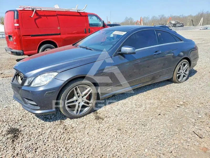 2012 Mercedes Benz E-Class фото