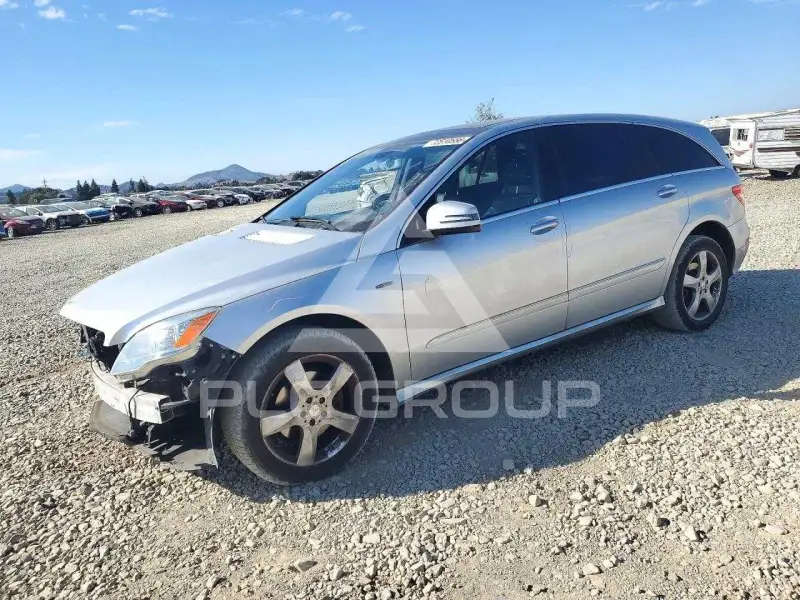 2012 Mercedes Benz R-Class photo