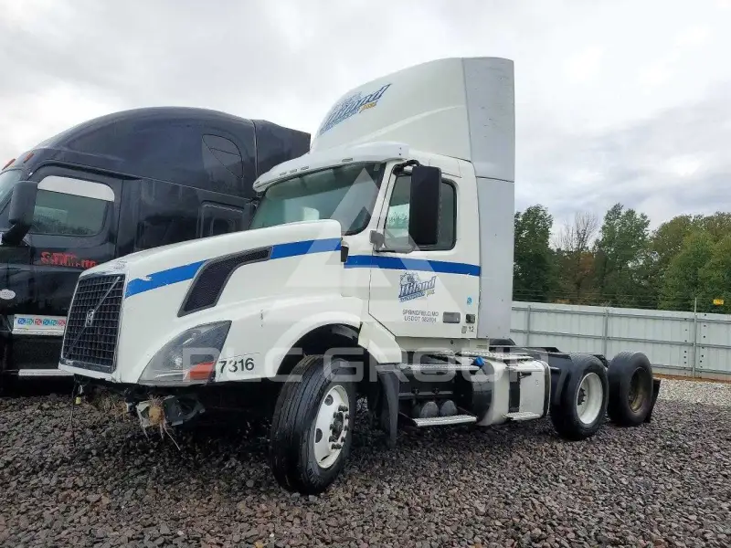 2012 Volvo VNL фото