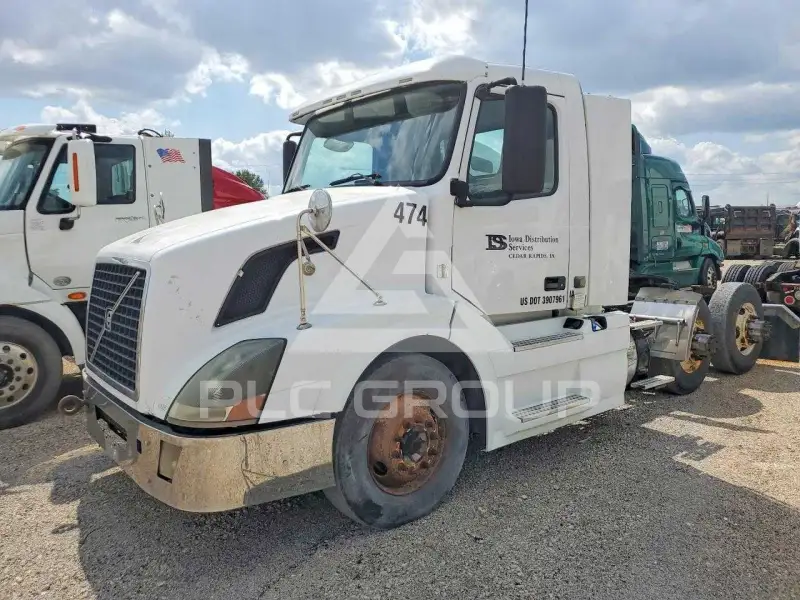 2012 Volvo VNL photo