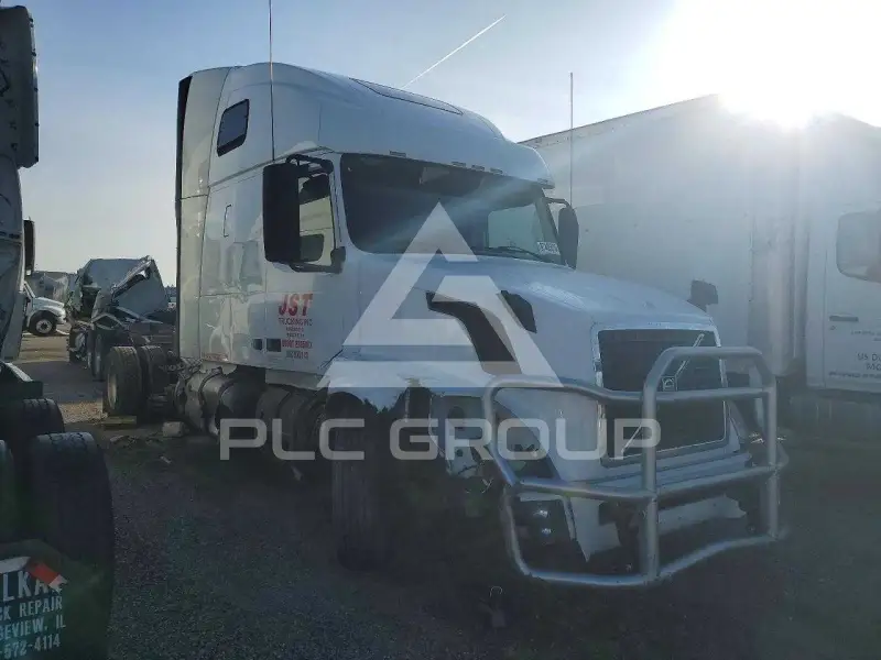 2012 Volvo VNL photo