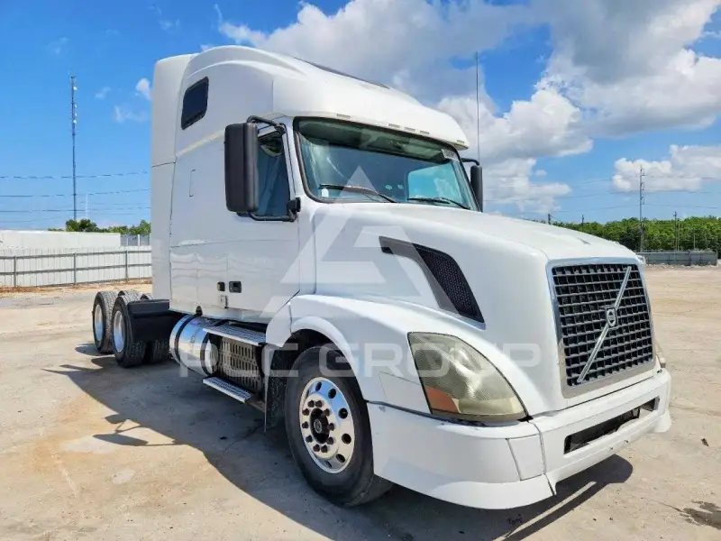 2012 Volvo VNL photo