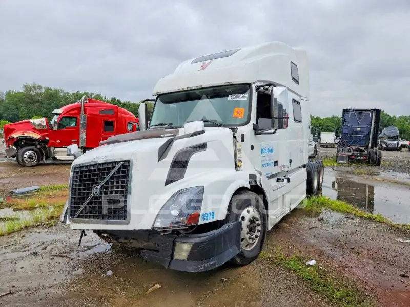 2012 Volvo VNL photo