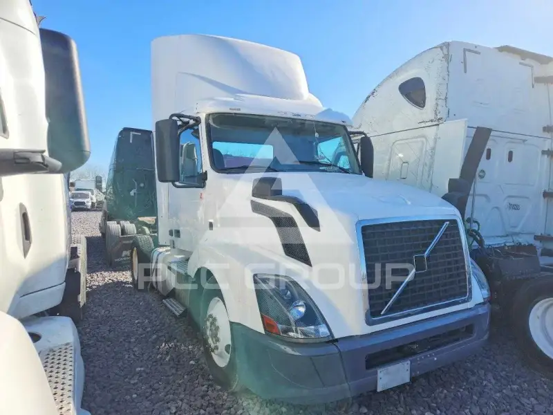 2012 Volvo VNL photo