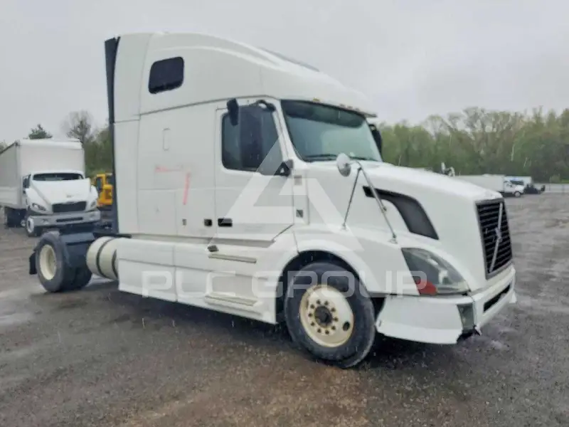 2012 Volvo VNL photo