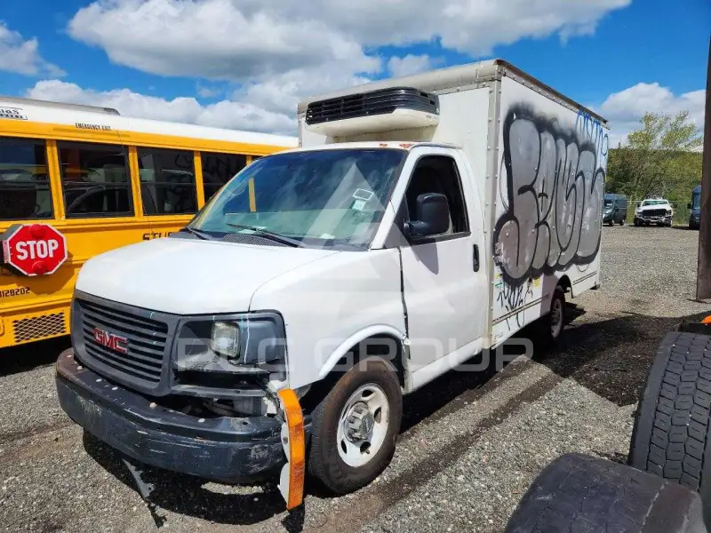 2012 GMC Savana фото