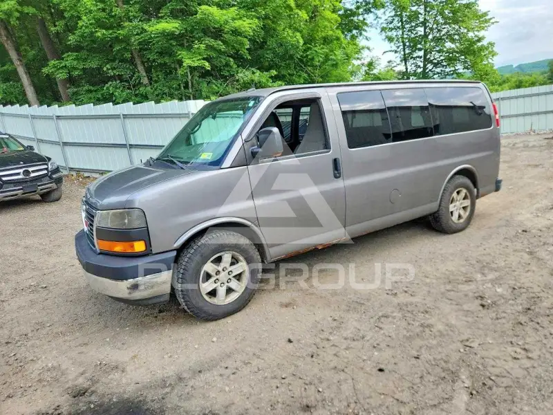 2012 GMC Savana photo