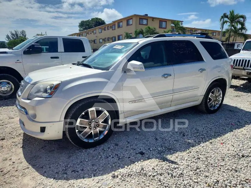 2012 GMC ACADIA photo