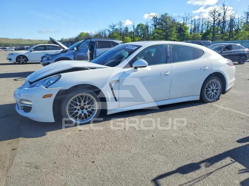 2012 Porsche Panamera photo