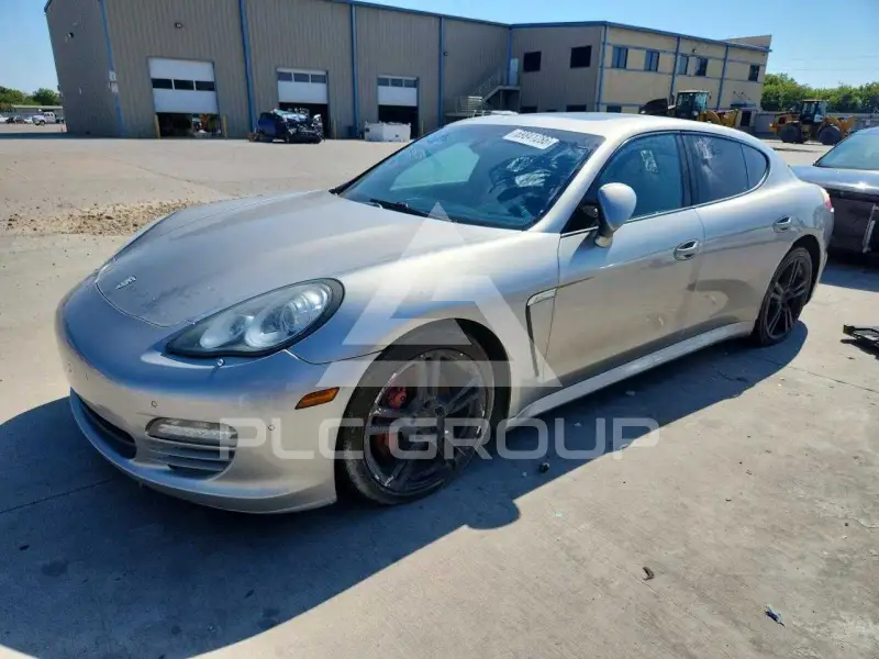 2012 Porsche Panamera photo