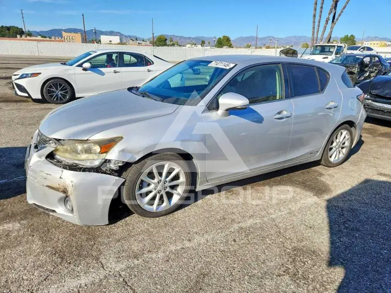 2012 Lexus CT200 photo