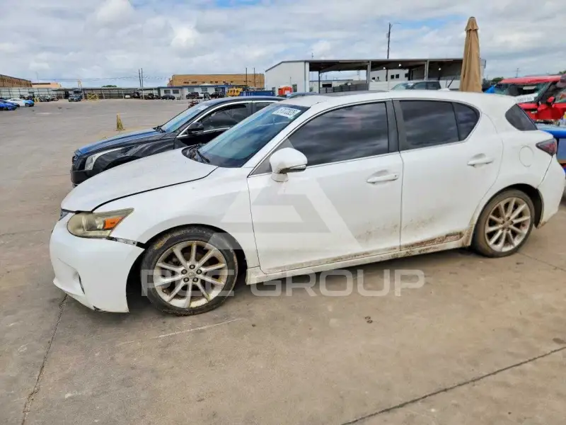 2012 Lexus CT200 photo