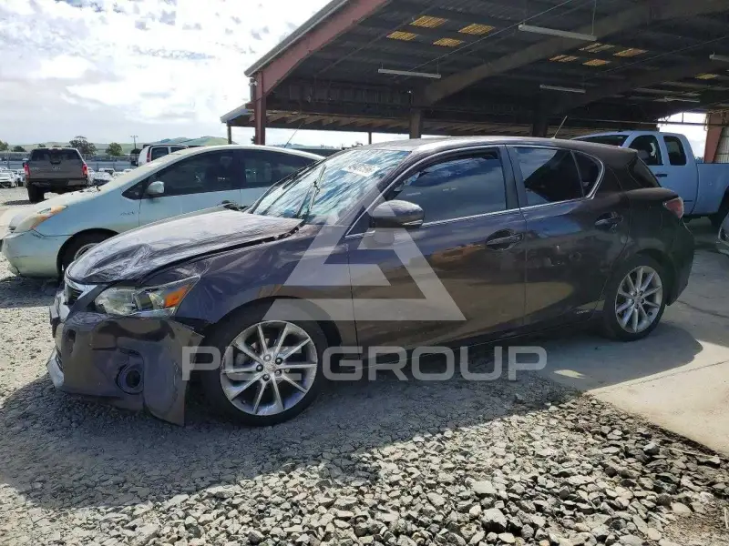 2012 Lexus CT200 photo