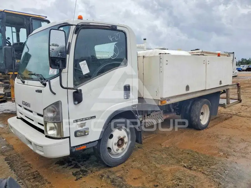 2012 Isuzu NPR фото