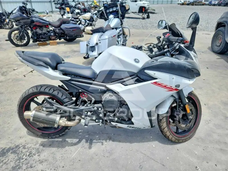 2012 Yamaha FZ6 фото