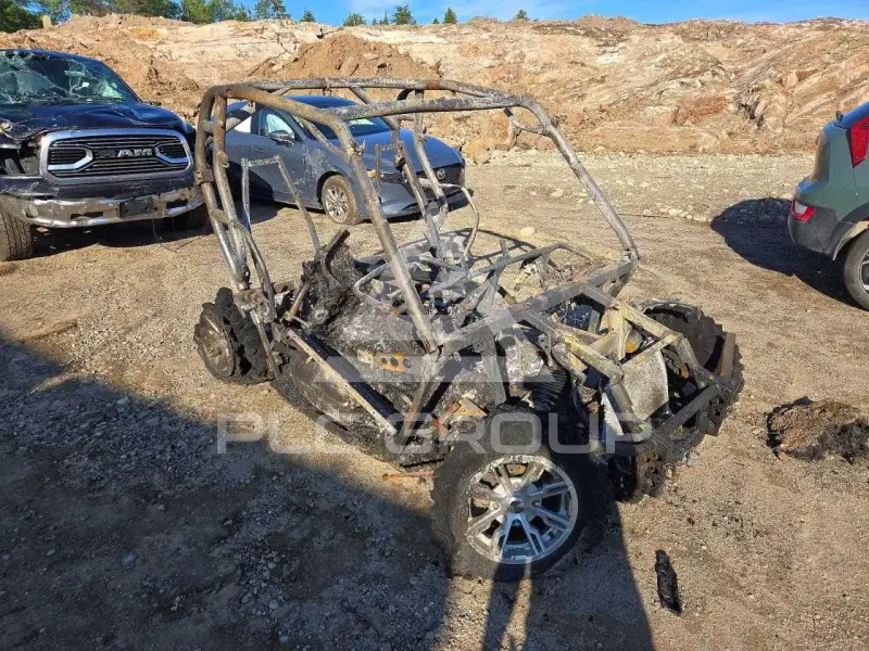 2012 Can-AM Sidebyside фото