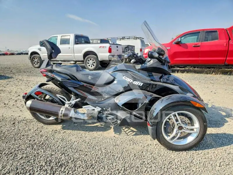 2012 Can-AM SPYDER photo
