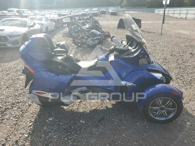 2012 Can-AM SPYDER фото