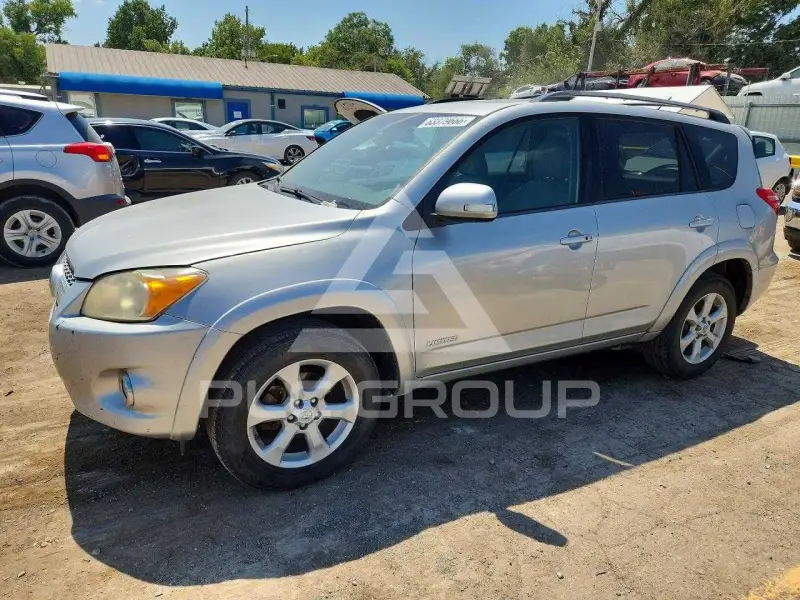 2012 Toyota RAV4 фото