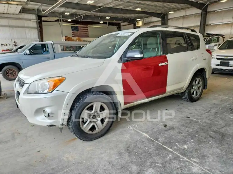 2012 Toyota RAV4 фото